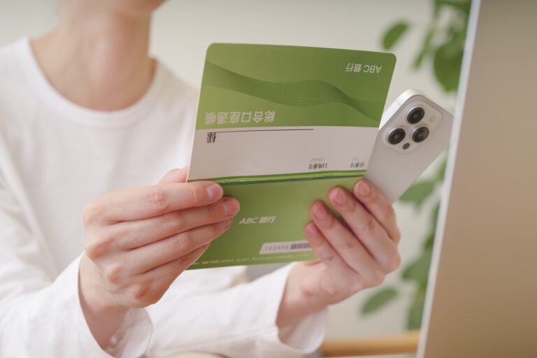 【差し押さえ解除の全手順】給与・口座の凍結を最短で解く方法と弁護士相談のメリット