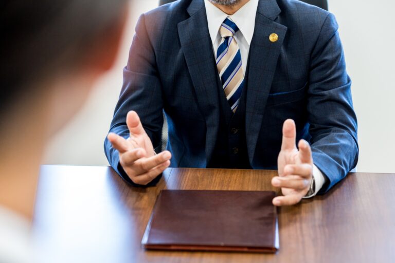 税金滞納は弁護士に相談すべき？相談のタイミングと解決までの流れ